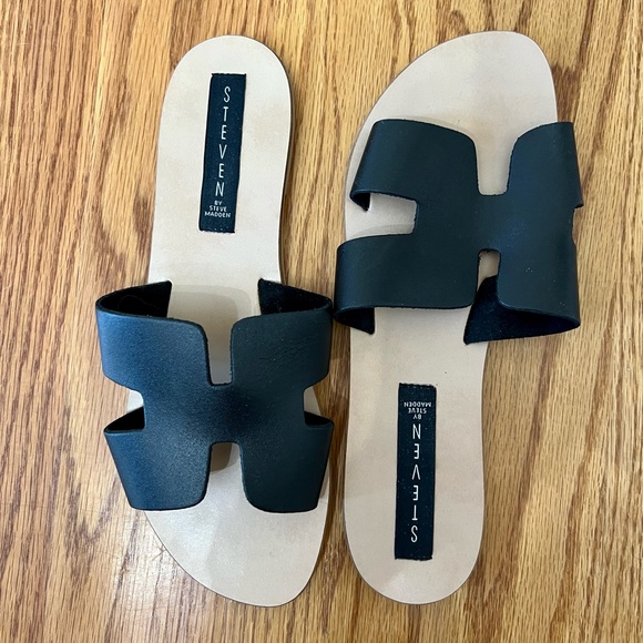 steve madden greece sandals black